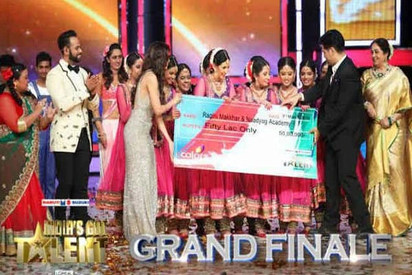 Raagini-Makkar-and-Naadyog-Indias-Got-Talent-Seson-5-Winner