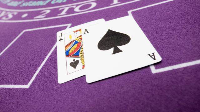 Mastering the Art of Online Blackjack: Casino Strategies and Tips